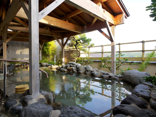 Open-air bath